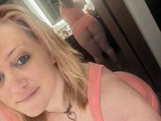 WebCAM von MyThroatWillThankU87