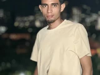 WebCAM of aaron_vegga